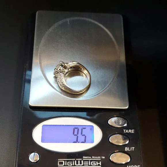 Size 7 Sterling Silver Heavily Worn Cubic Zirconia Cocktail Ring - Picture 8 of 8